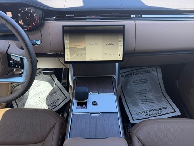 New 2026 Belgravia Green Land Rover SE image 15