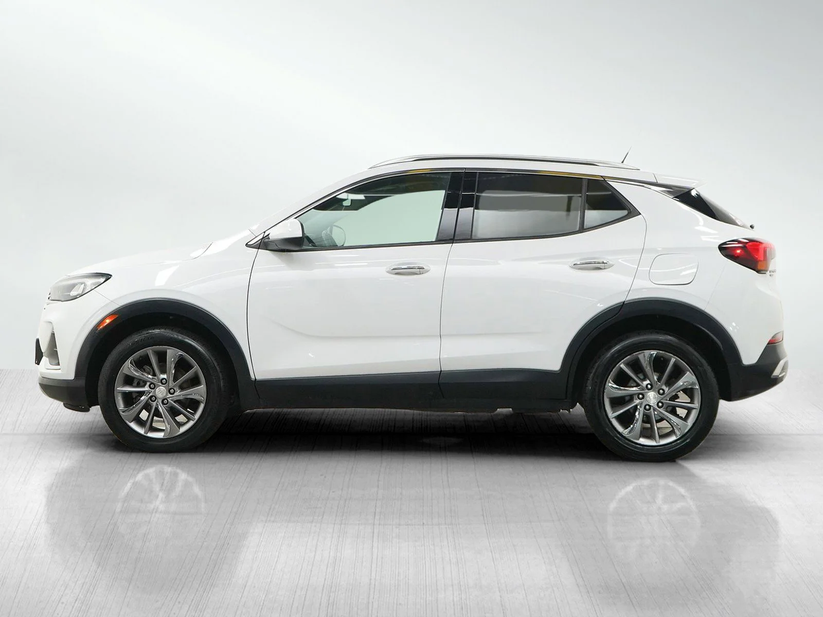 Used 2020 Buick Encore GX Essence with VIN KL4MMGSL5LB067797 for sale in Burnsville, Minnesota