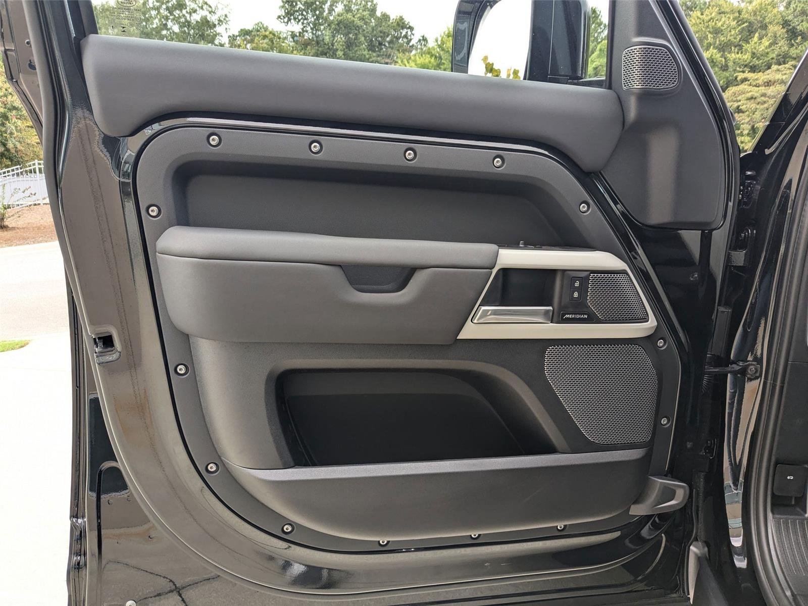 Used 2024 Santorini Black Metallic Land Rover SE image 11