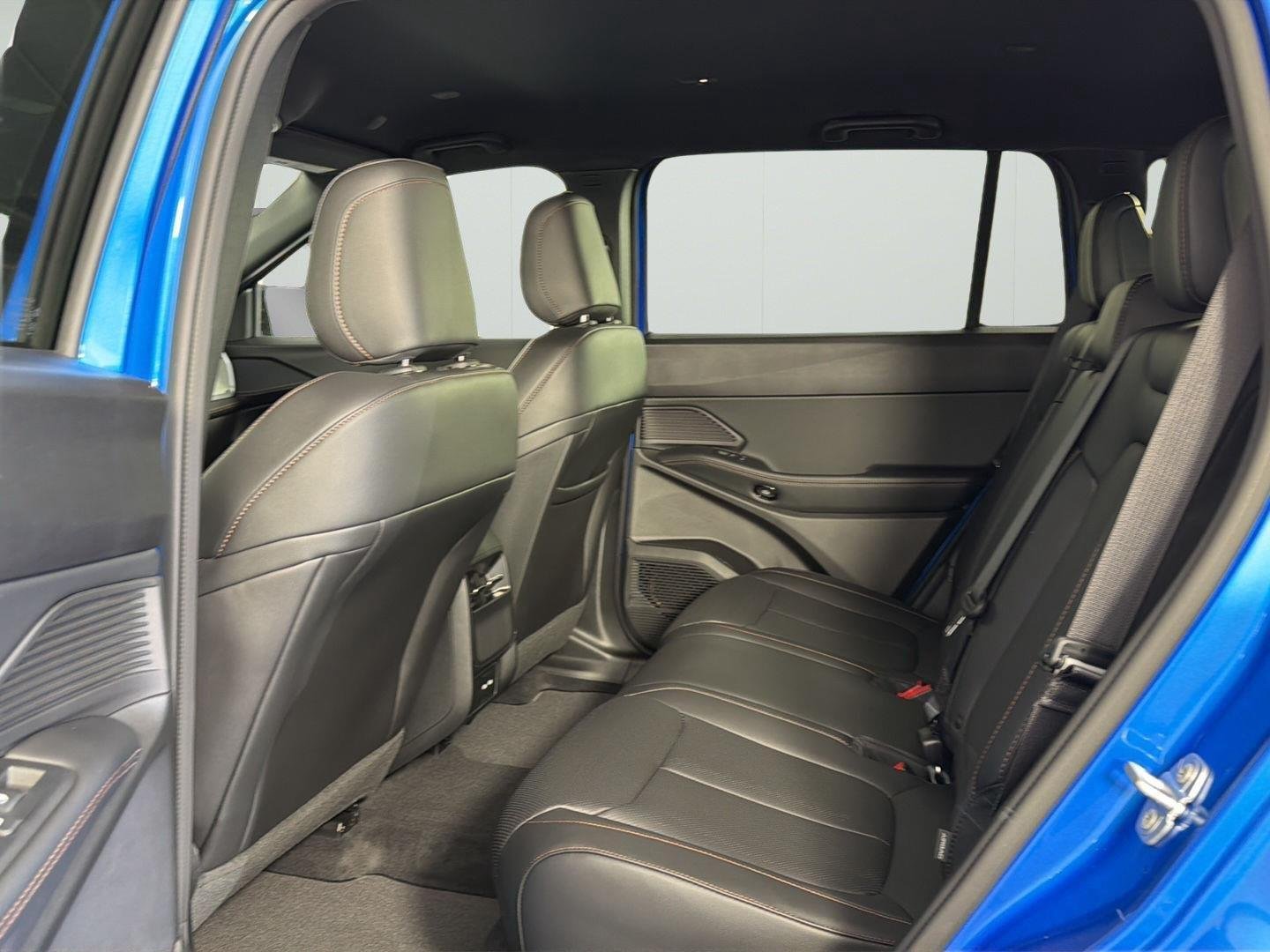 New 2026 Hydro Blue Pearlcoat Jeep Limited image 9
