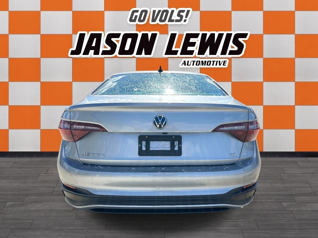 Used 2024 Silver Volkswagen SE image 5