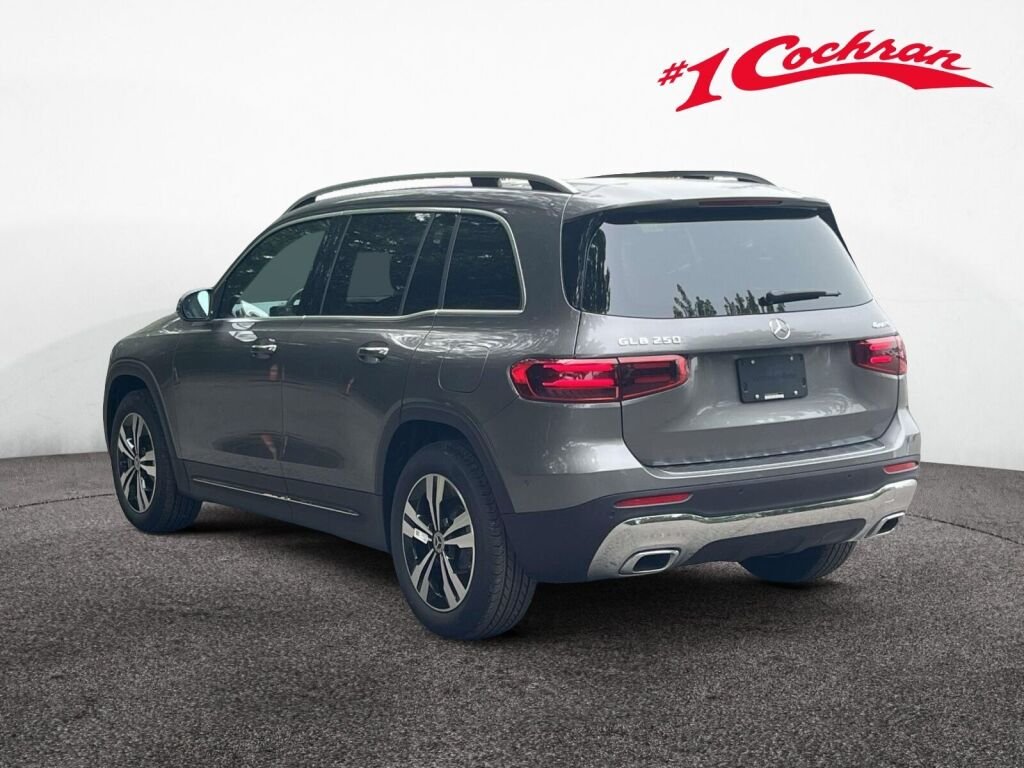 New 2026 Mountain Grey Metallic Mercedes-Benz GLB 250 image 9