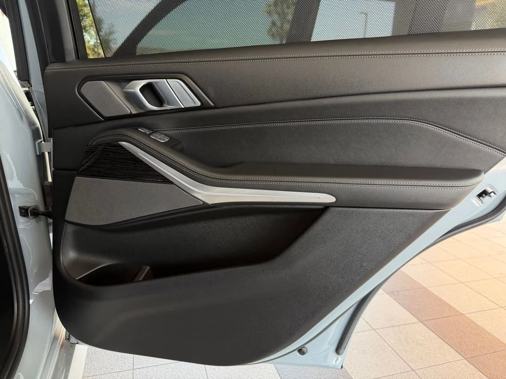Used 2025 Brooklyn Grey Metallic BMW xDrive40i image 24
