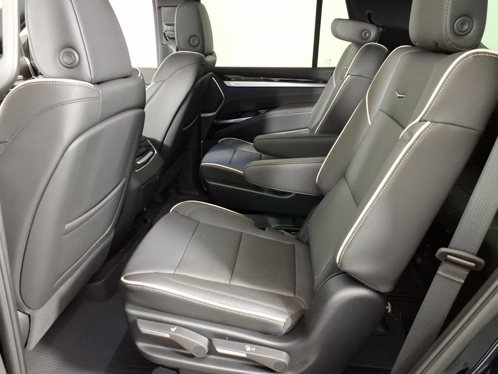 2026 Cadillac Escalade Sport - Photo 7
