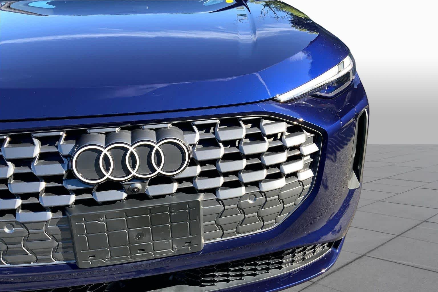 Used 2025 Navarra Blue Metallic Audi Premium image 30