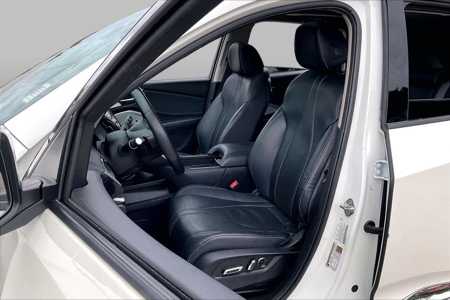 Used 2019 White Diamond Pearl Acura w/Technology Pkg image 8