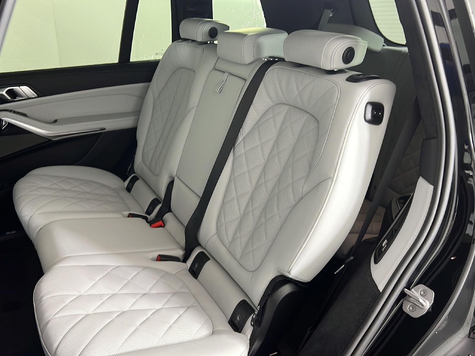 New 2027 Black Sapphire Metallic BMW xDrive40i image 22
