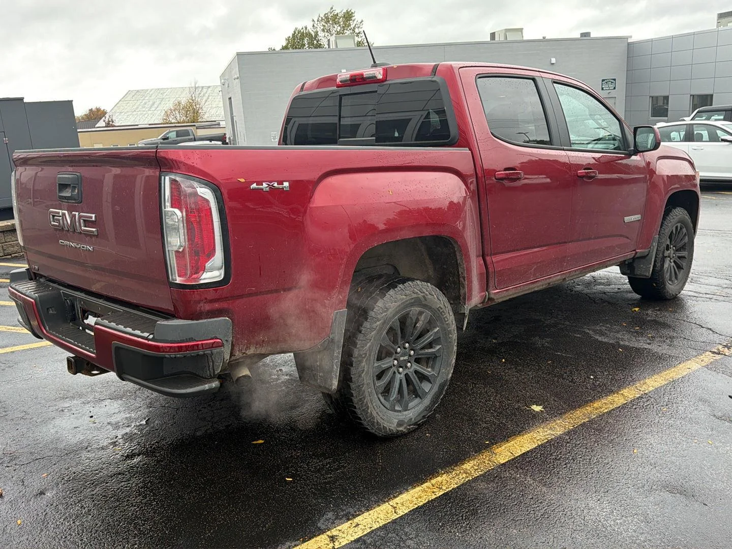 Used 2021 Cayenne Red Tintcoat GMC 4WD Elevation image 7