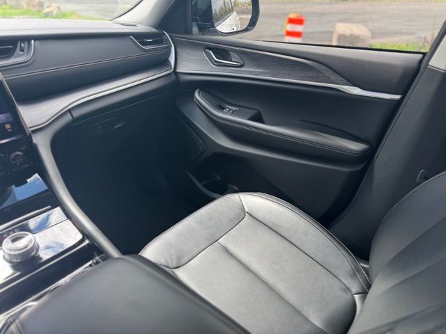 Used 2023 White Jeep Limited image 12