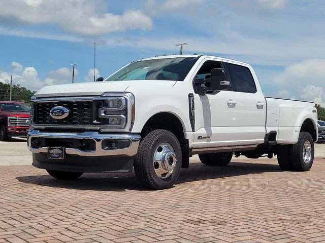 New 2026 Oxford White Ford Lariat image 32