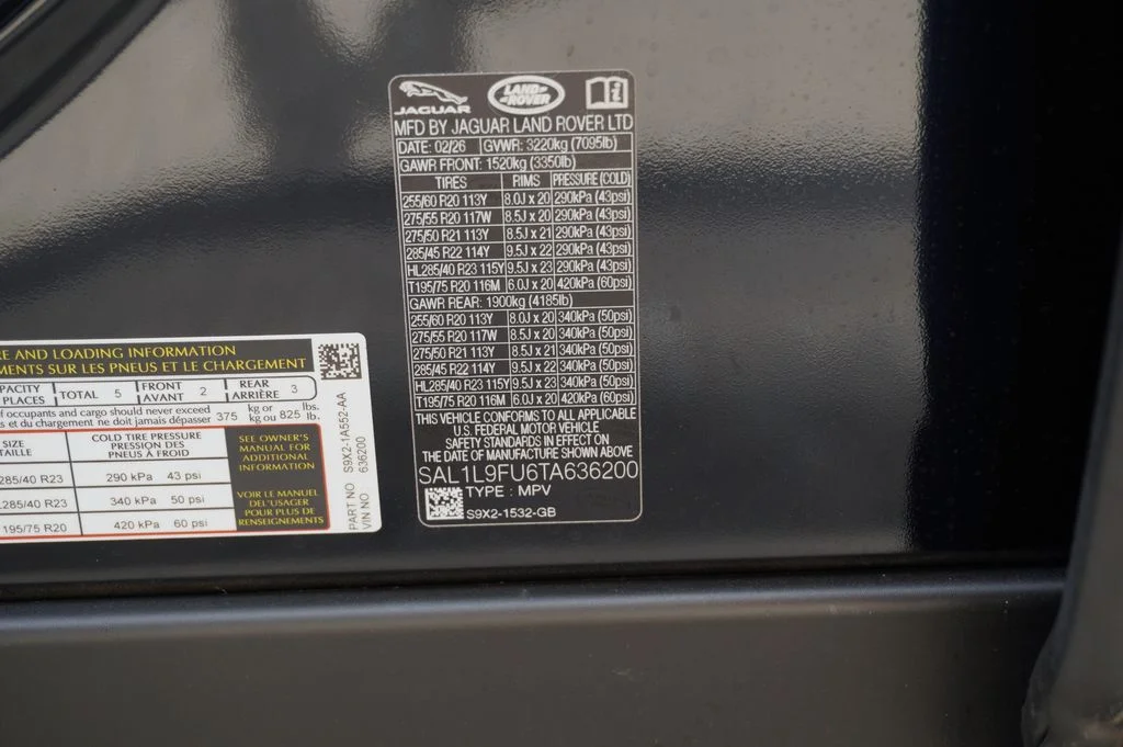New 2026 Constellation Blue Ultra Metallic Gloss Land Rover Dynamic SE image 30