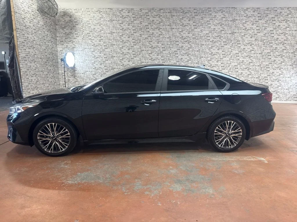 Used 2022 Black Kia GT-Line image 4