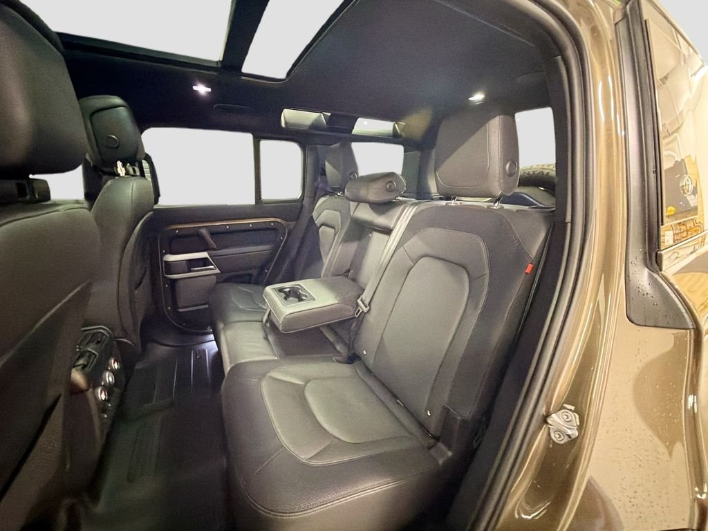 Used 2024  Land Rover X-Dynamic SE image 26