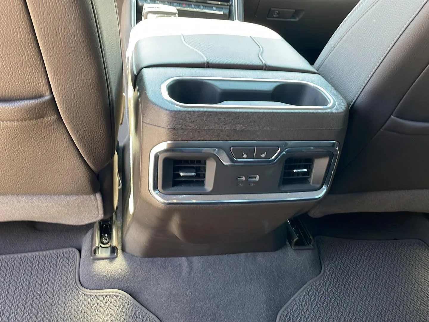 Used 2023 White Frost Tricoat GMC Denali image 20