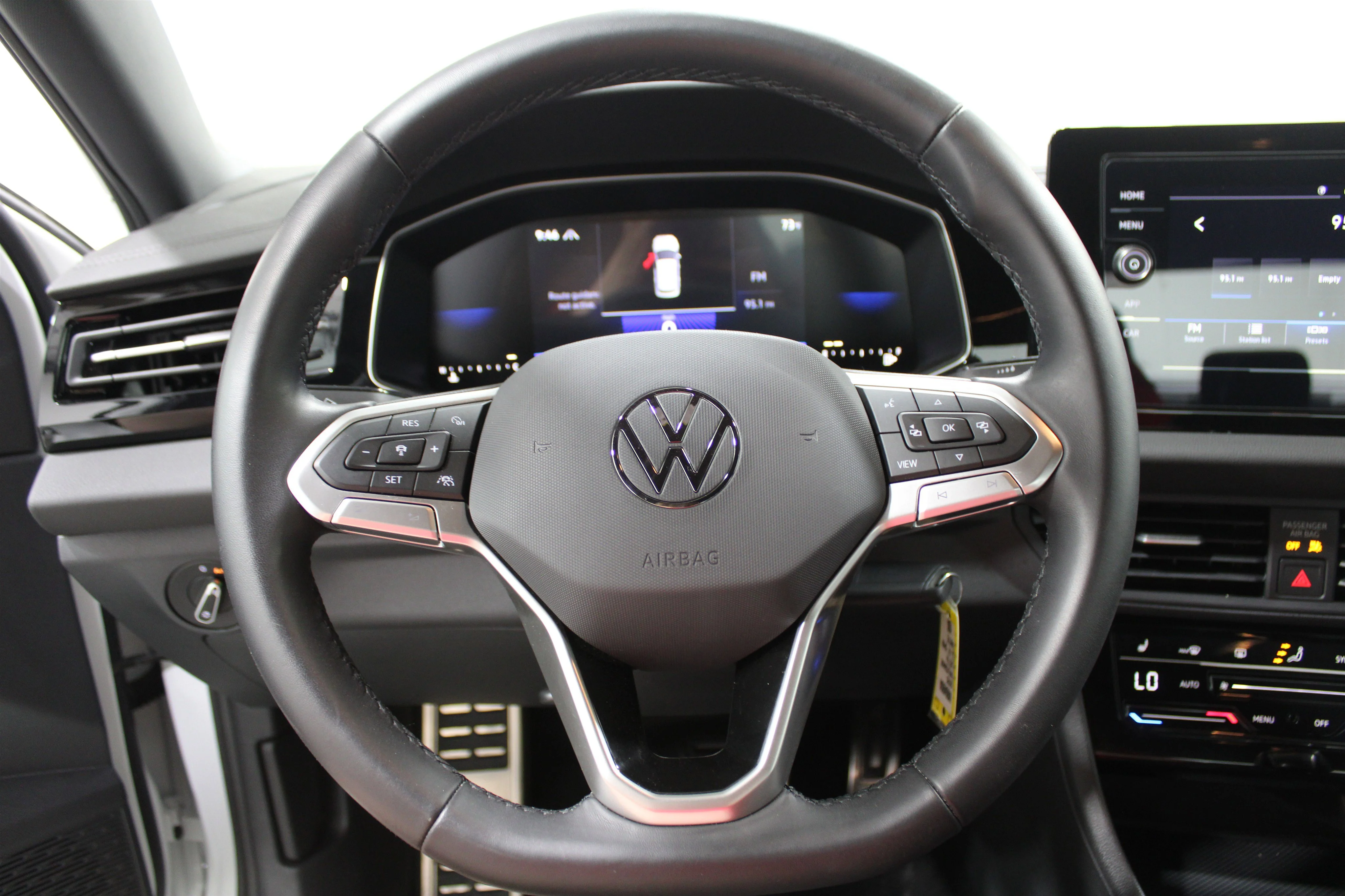 2025 Volkswagen Jetta Sport - Photo 9