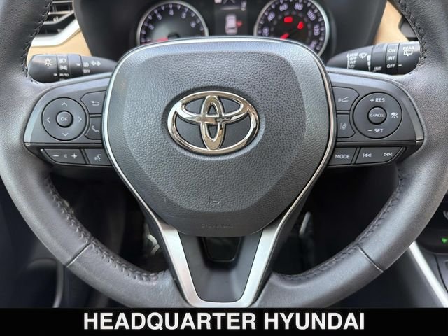 Used 2022 Blue Toyota XLE Premium image 22