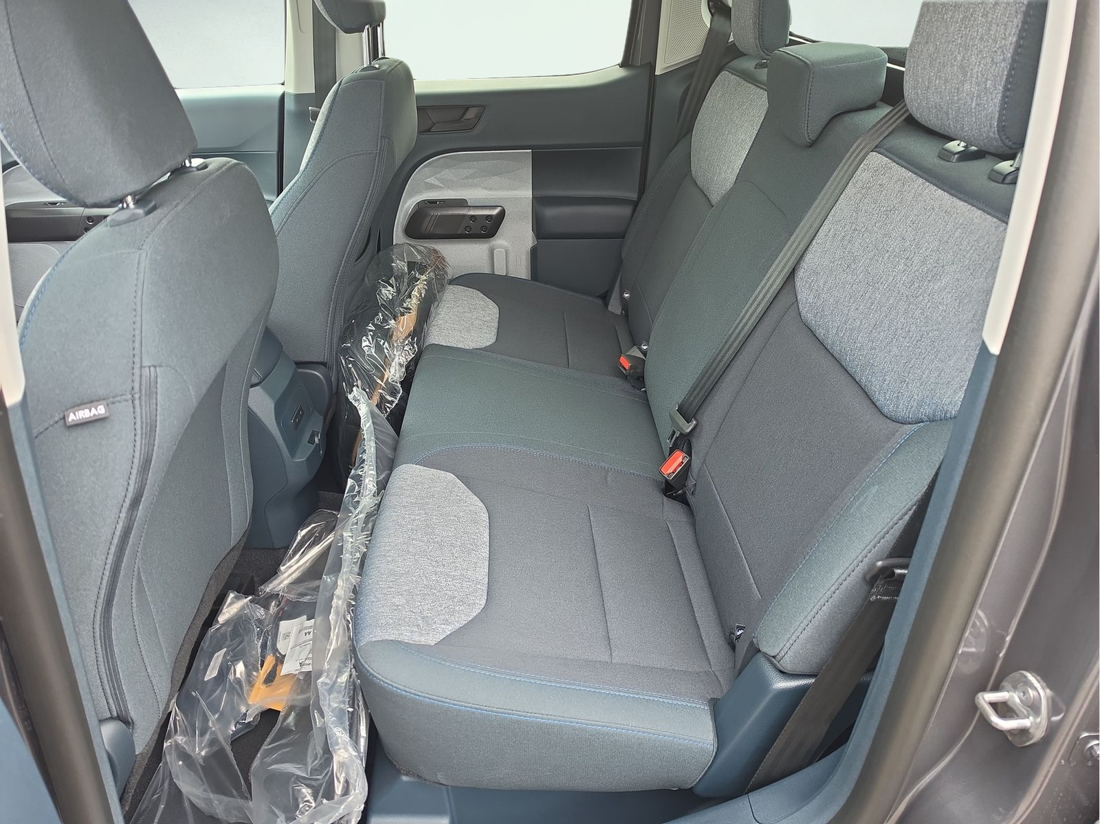 New 2026 Carbonized Gray Metallic Ford XLT image 14