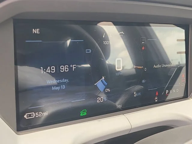 New 2027 Summit White Chevrolet LT image 23