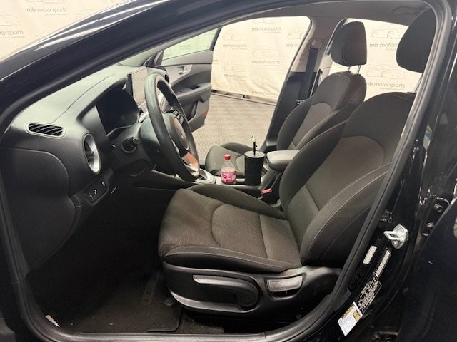 2023 Kia Forte LXS photo 2