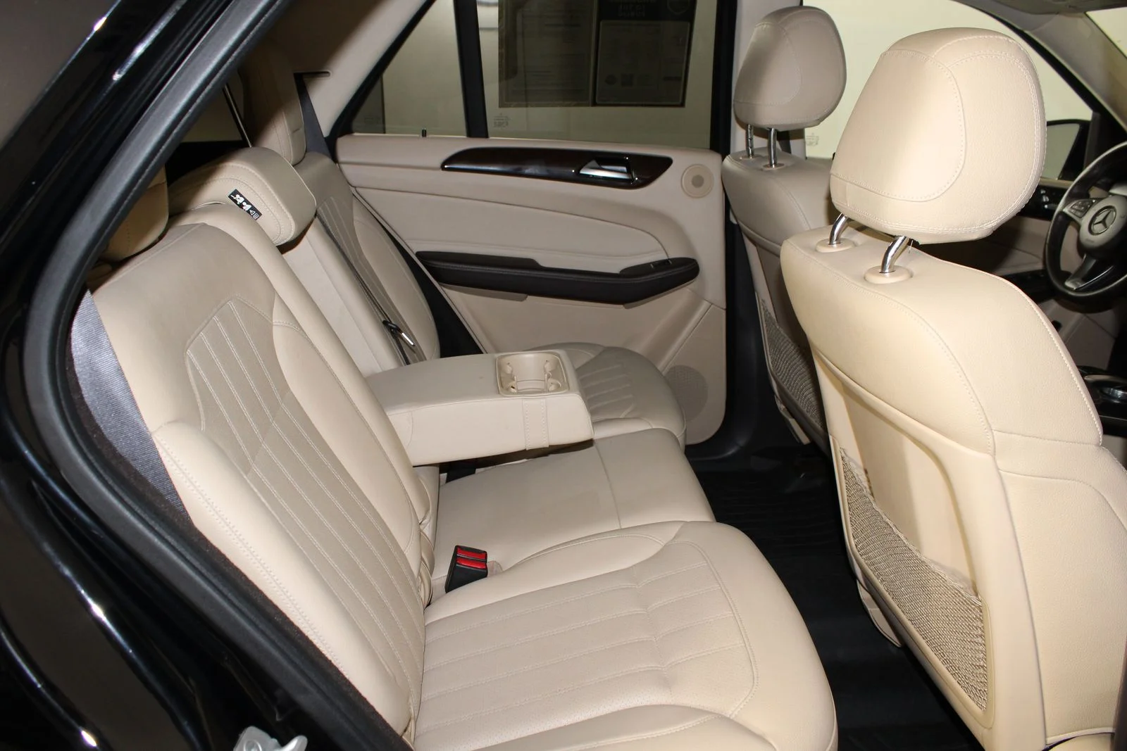 Used 2016 Black Mercedes-Benz GLE 300d image 24