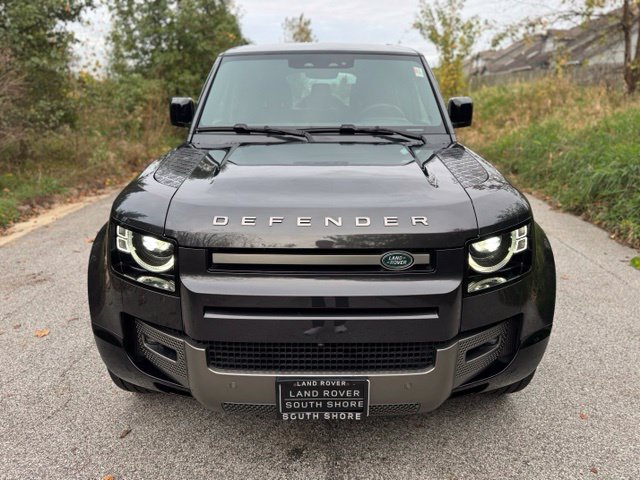 Used 2024 Carpathian Gray Premium Metallic Land Rover X-Dynamic SE image 3