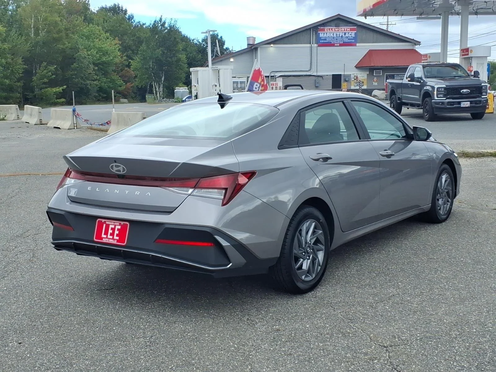 Used 2024 Fluid Metal Hyundai SEL image 5