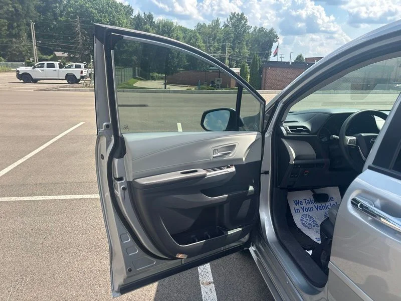Used 2022 Silver Toyota XLE image 25