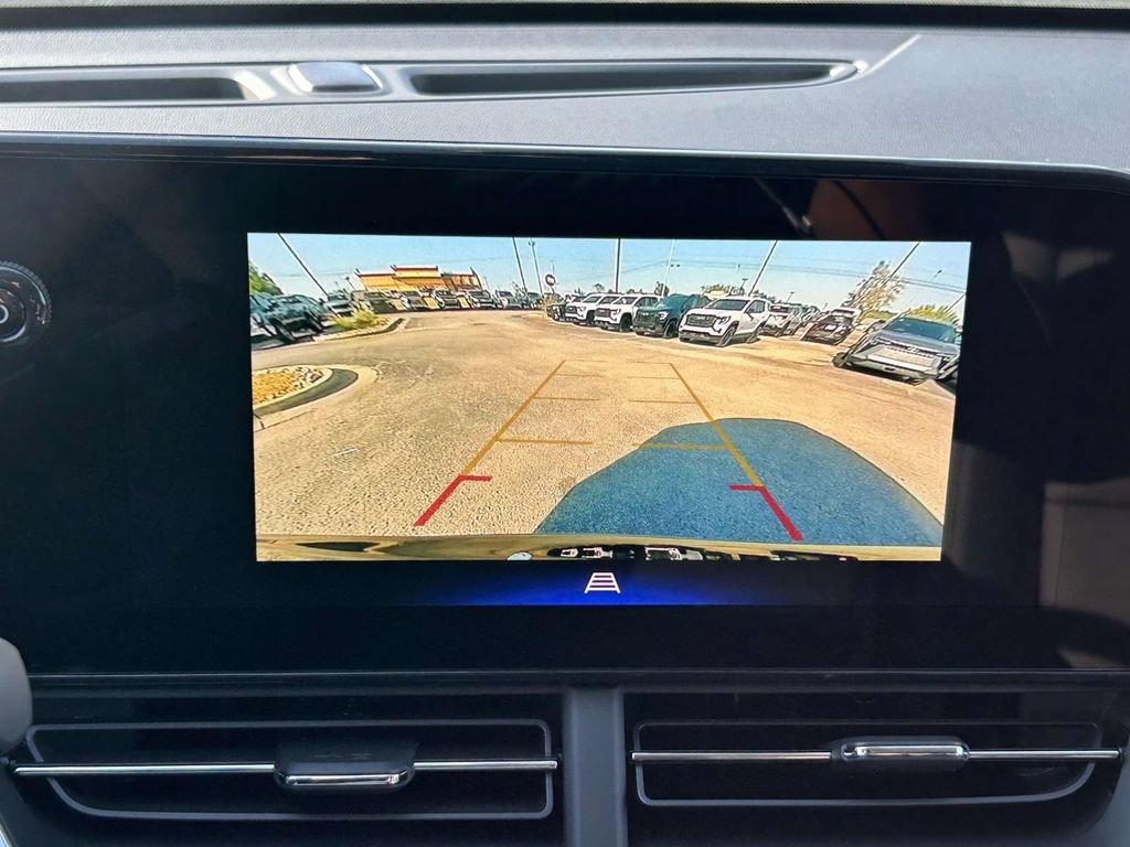 New 2026 Mosaic Black Metallic Chevrolet ACTIV image 17