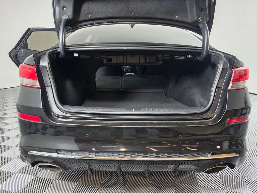 Used 2020 Black Kia S image 11