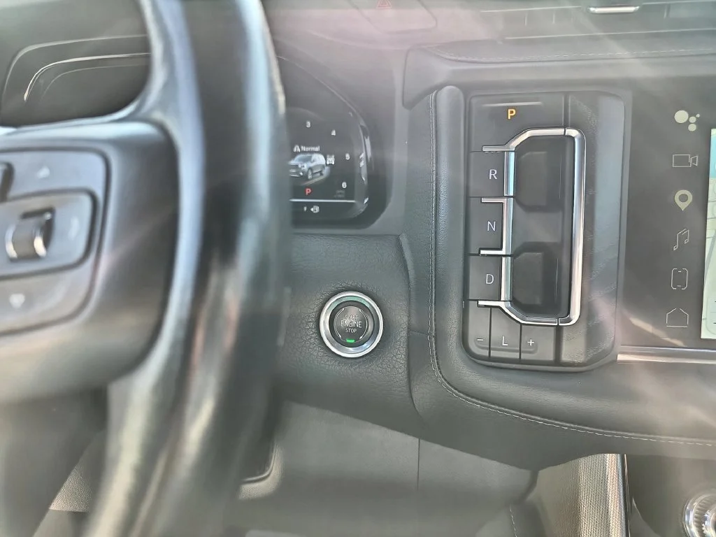 Used 2022 Onyx Black GMC Denali image 4