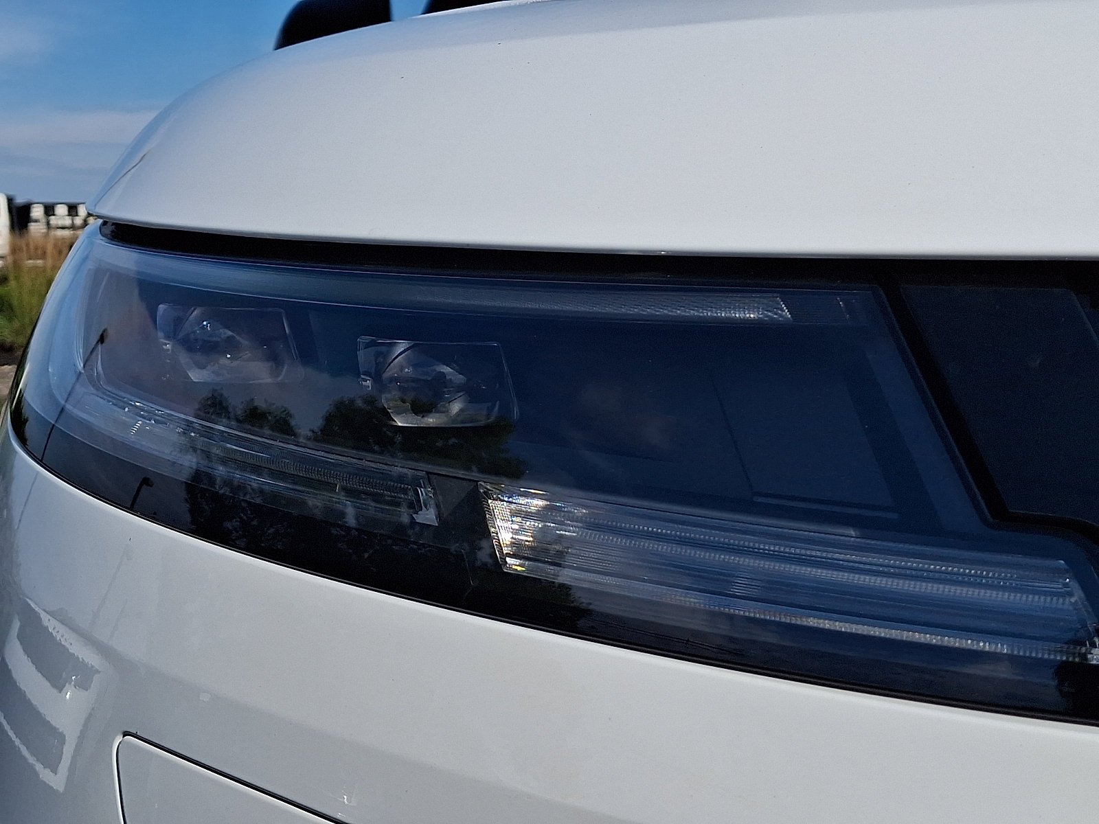 New 2026 Fuji White Land Rover  image 6