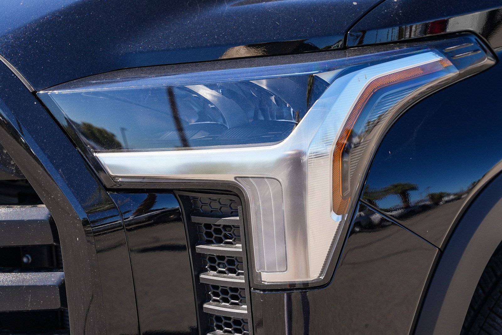 2025 Toyota Tundra SR5 - Photo 7