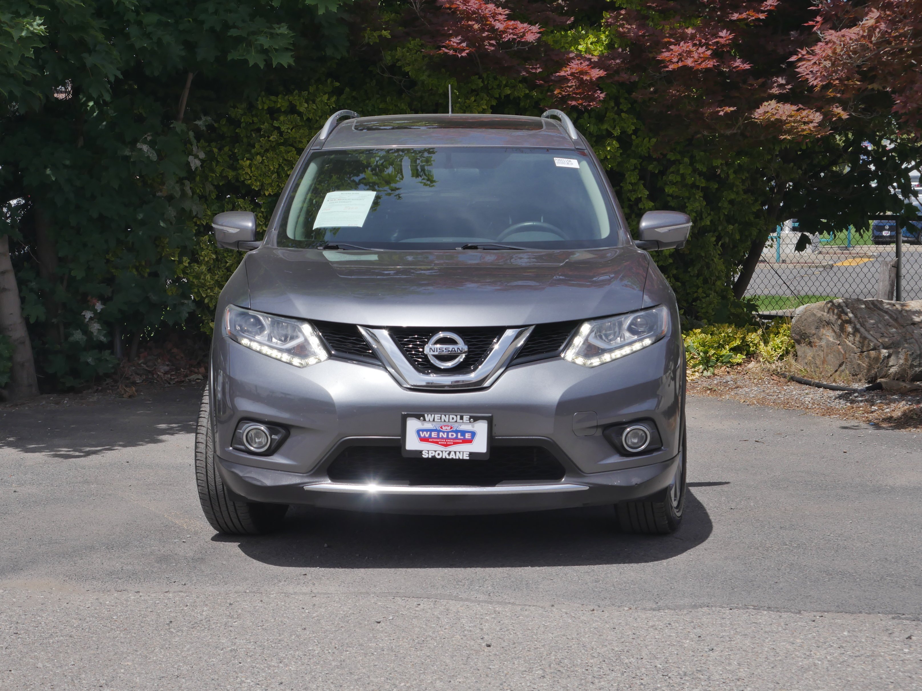 Used 2015 Gun Metallic Nissan SL image 26