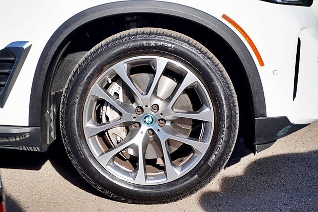 Used 2025 White BMW xDrive50e image 14