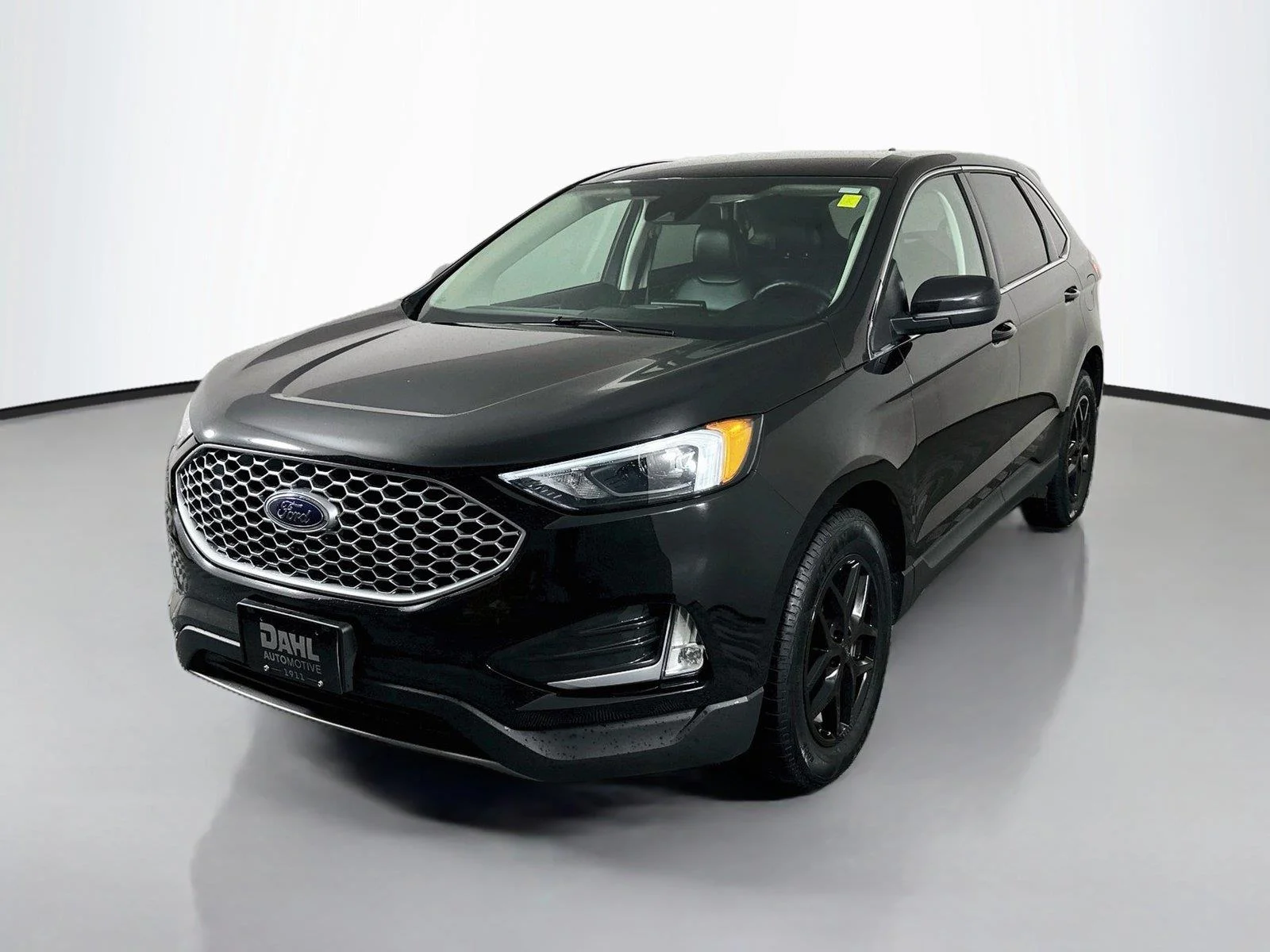 Used 2024 Agate Black Ford SEL image 4