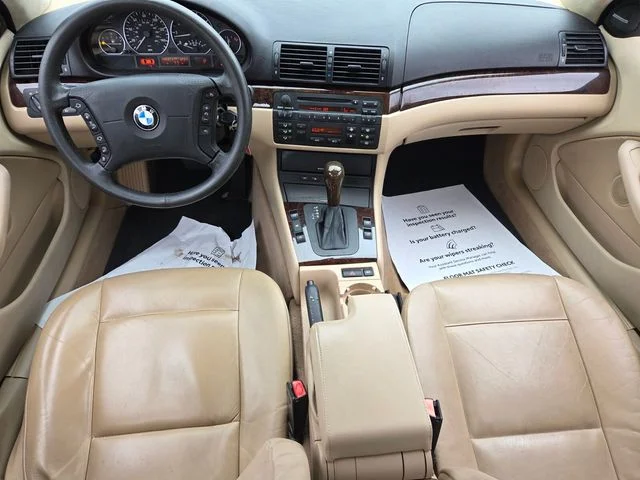 Used 2005  BMW 330i image 9