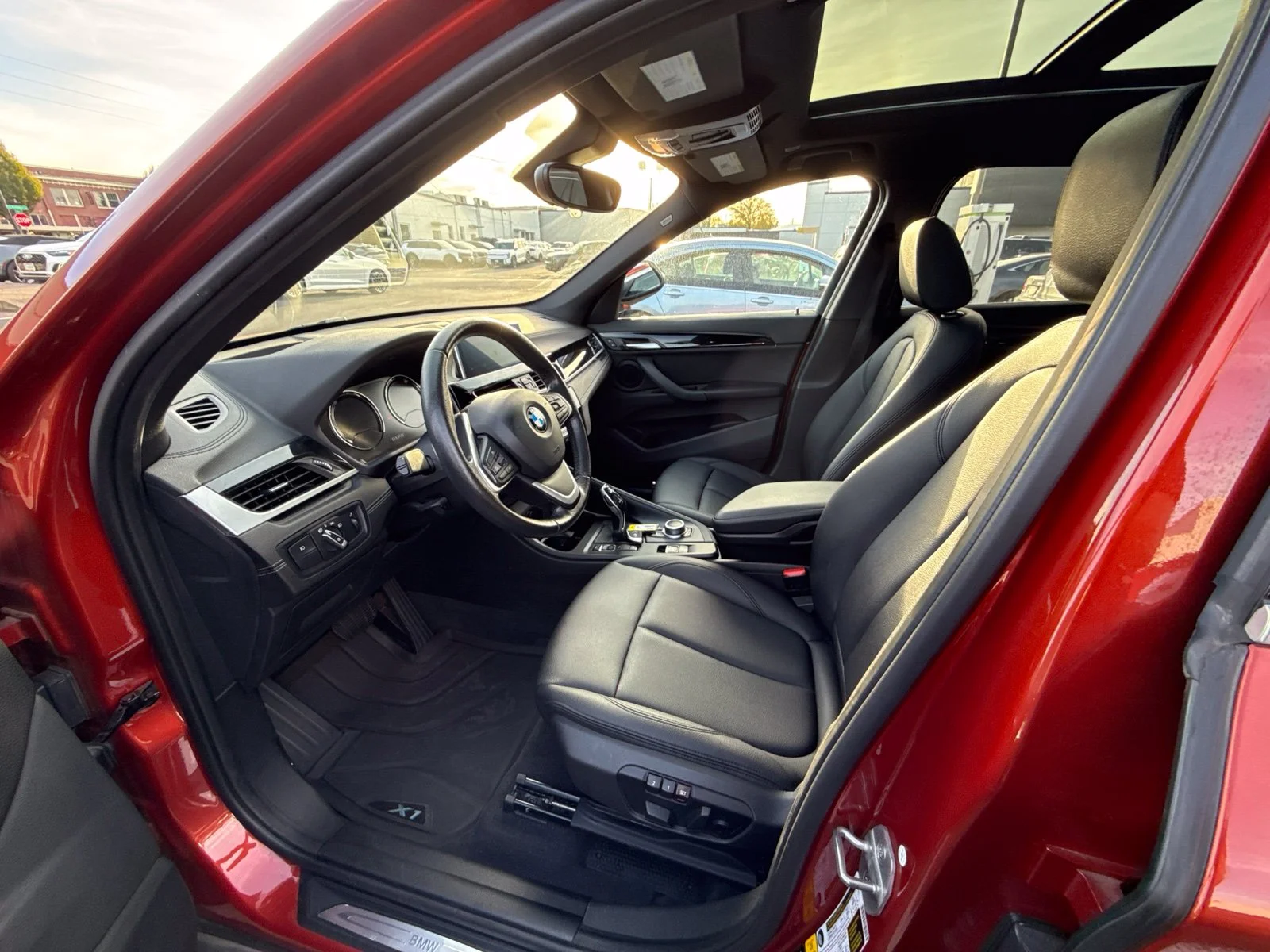 Used 2020 Orange BMW xDrive28i image 5