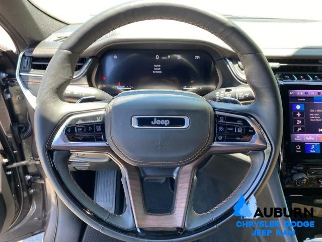 Used 2025 Gray Jeep Summit image 42