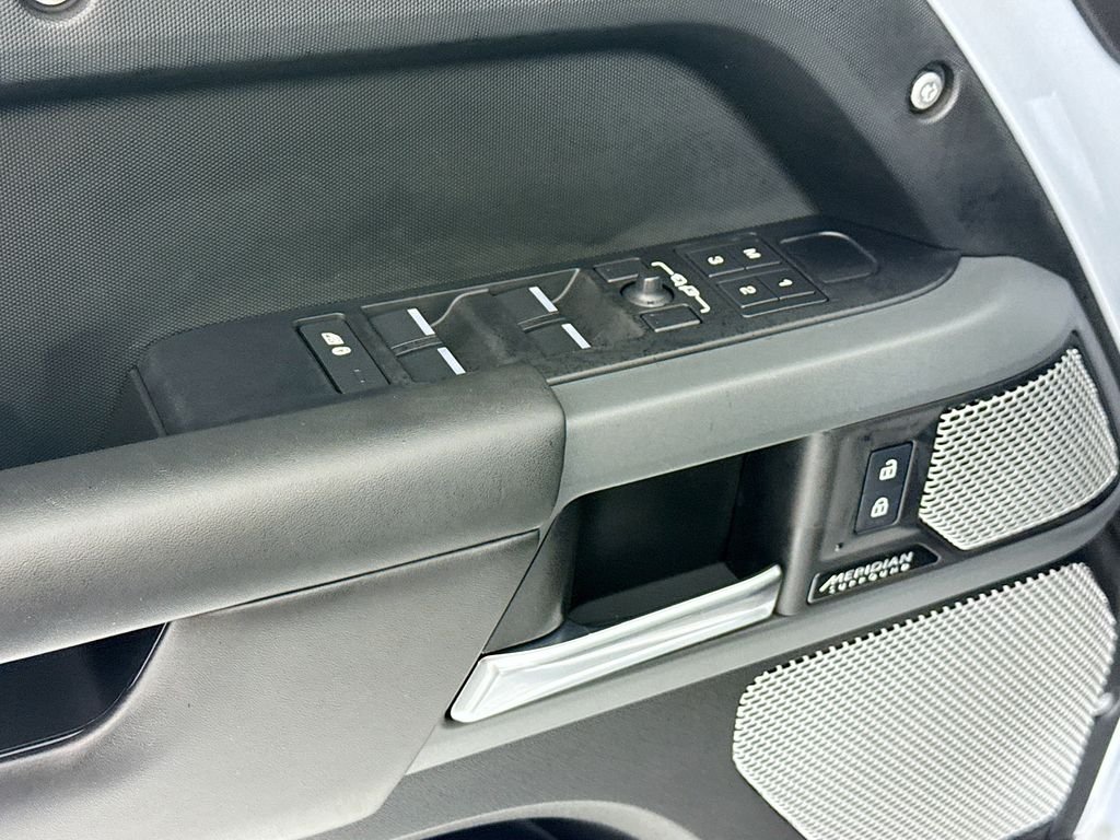 Certified Used 2023 Hakuba Silver Metallic Land Rover X-Dynamic SE image 24
