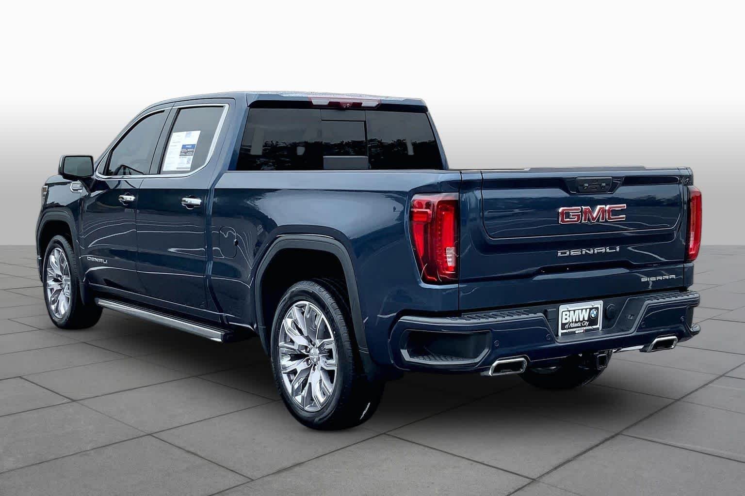 Used 2022 Pacific Blue Metallic GMC Denali image 11