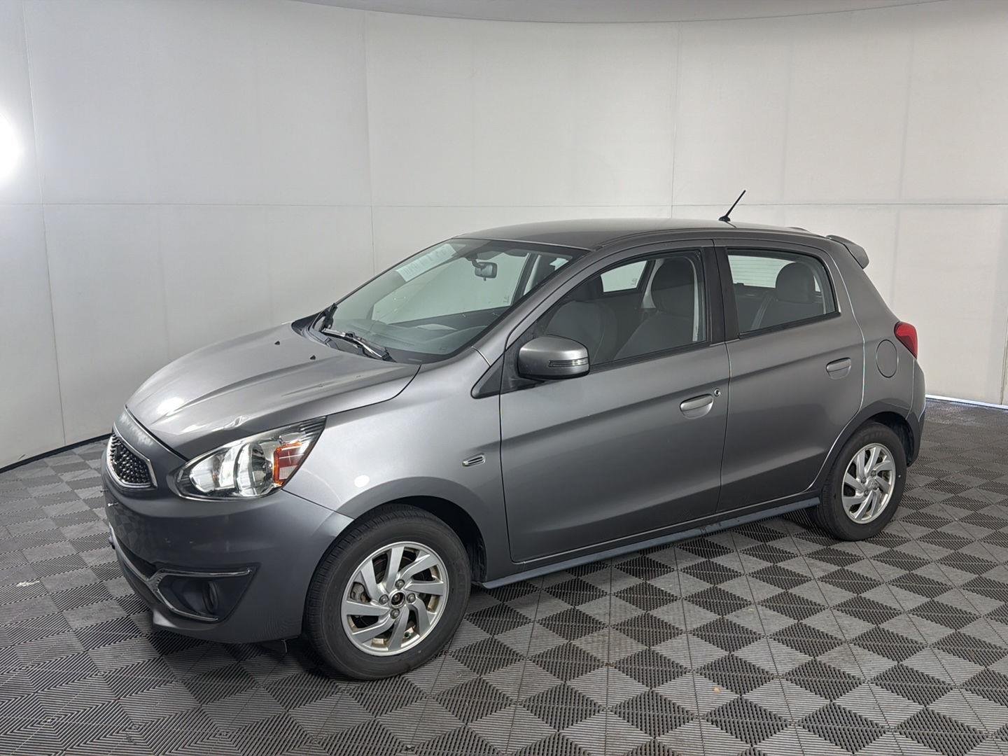 Used 2019 Mercury Gray Metallic Mitsubishi SE image 2
