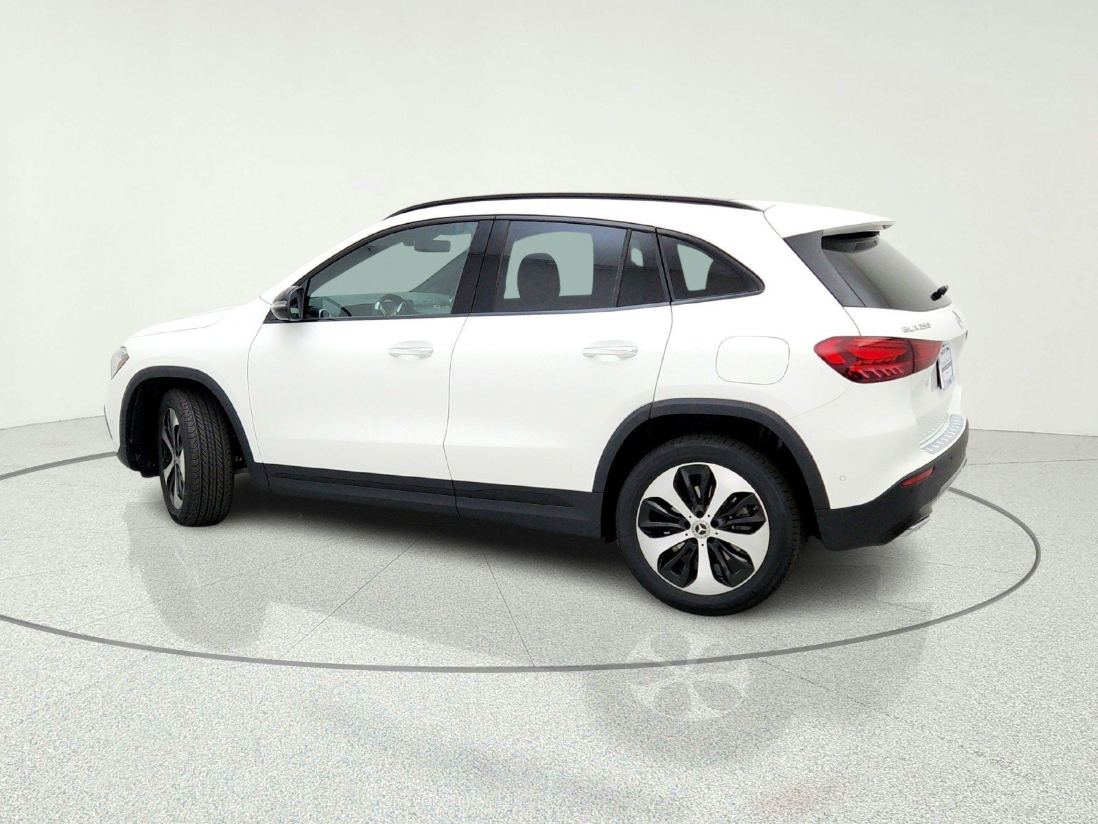New 2026 Polar White Mercedes-Benz GLA 250 SUV image 34