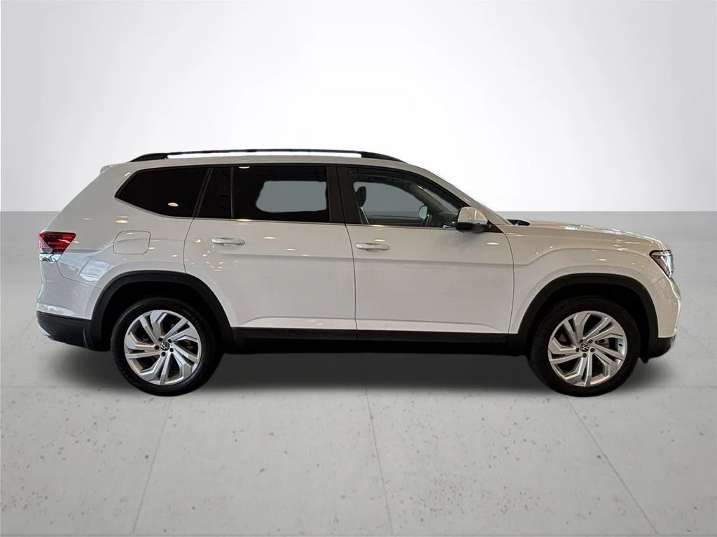 Used 2022 White Volkswagen 3.6L V6 SE w/Technology image 6