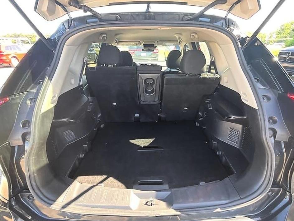 Used 2019 Black Nissan S image 7