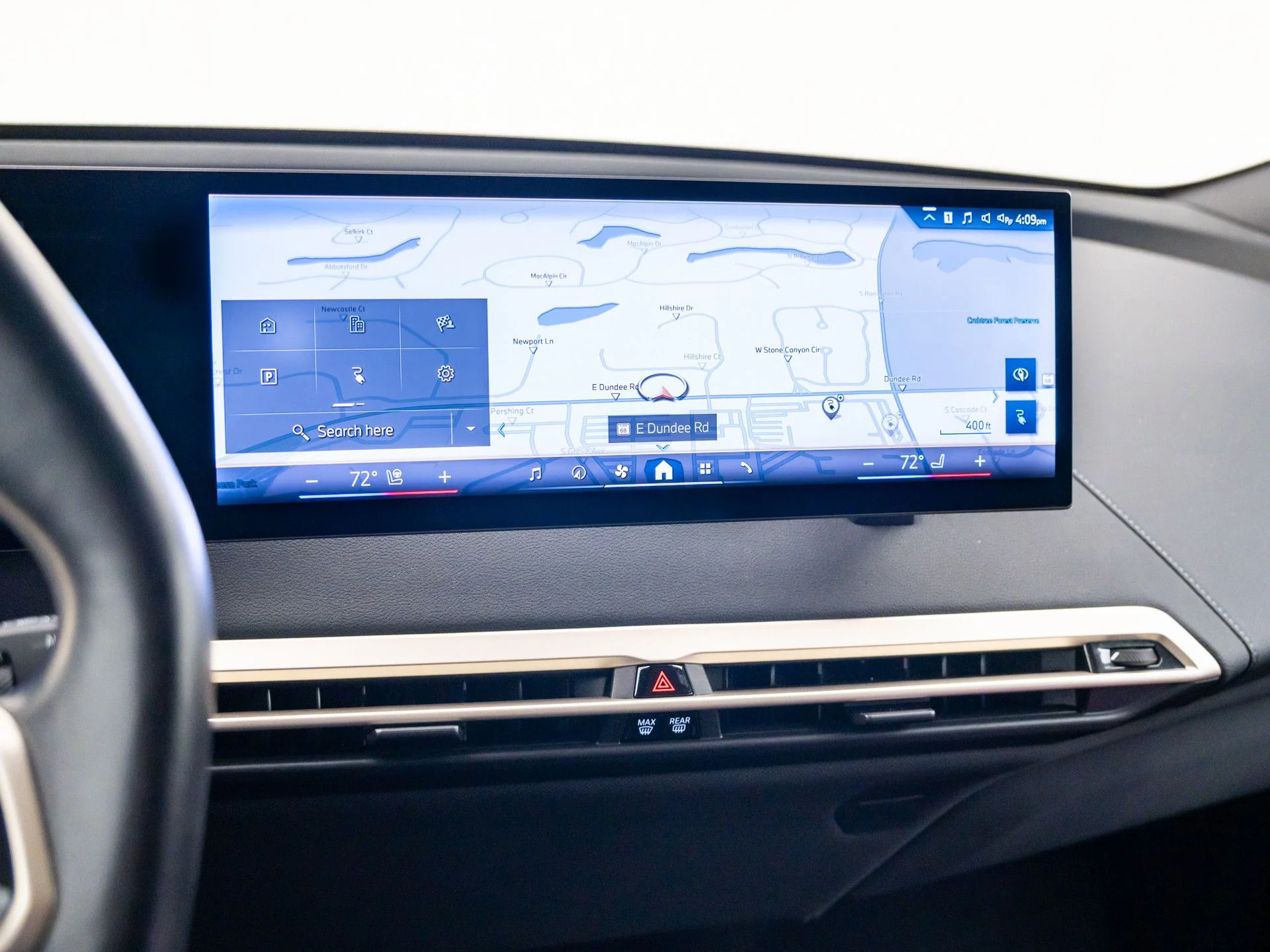 Used 2024 White BMW xDrive50 image 28