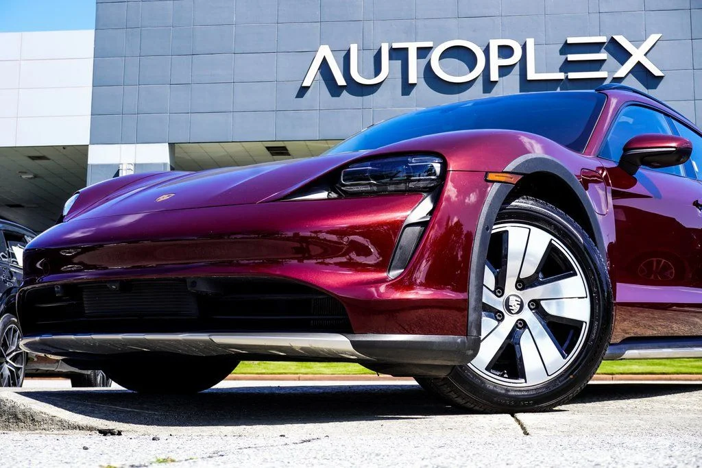 Used 2022 Red Porsche 4 image 2