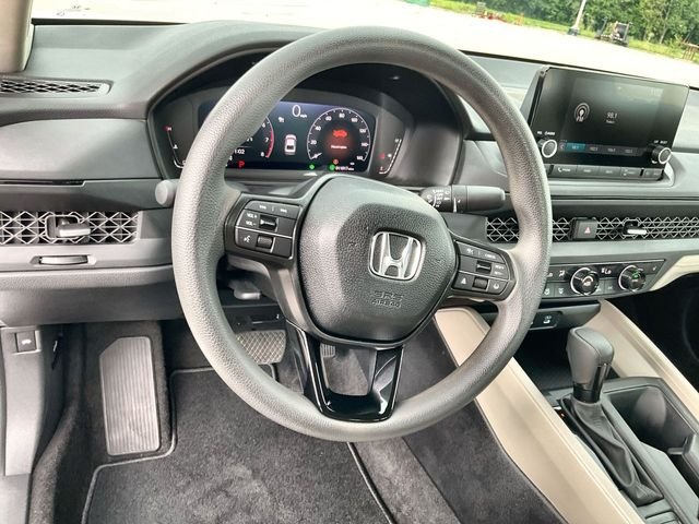 Certified Used 2025 Platinum White Pearl Honda SE image 22
