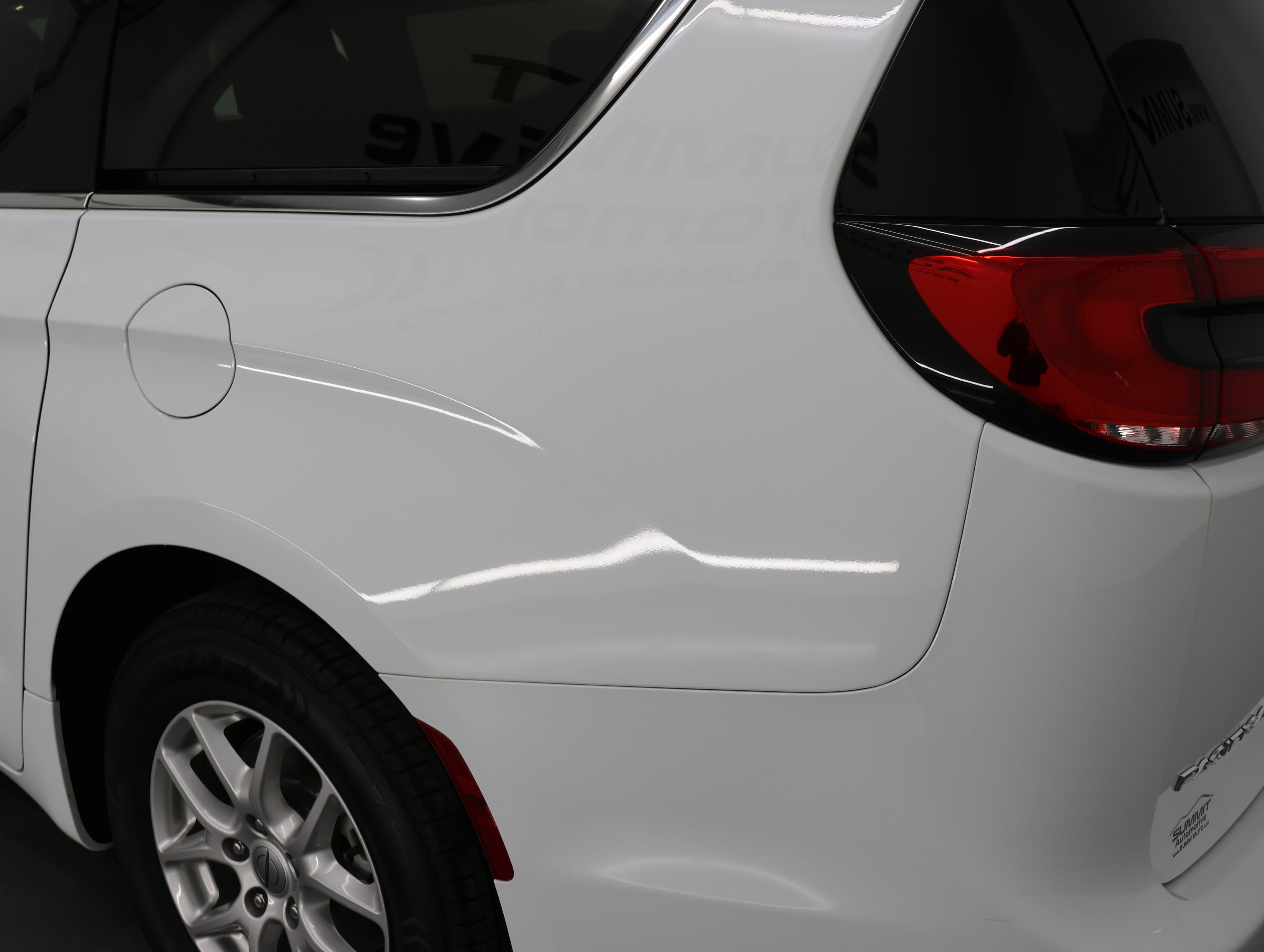 Used 2024 Bright White Clearcoat Chrysler Touring L: TOURING L-STOW N GO-QUADS-THIRD-ADAPTIVE CRUISE-1 OWNER image 31