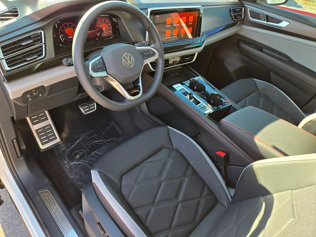 New 2026 White Volkswagen 2.0T Peak Edition image 9