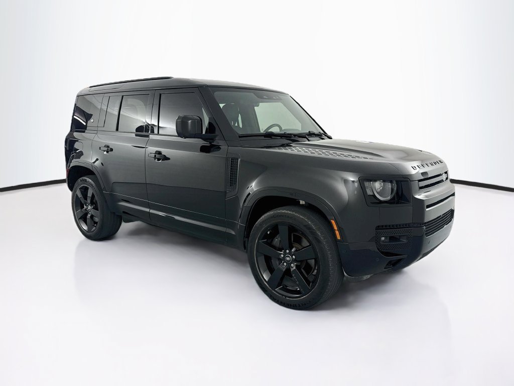 Used 2024 Black Land Rover X-Dynamic SE image 3